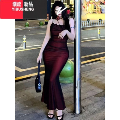 YIBUSHENG大码200斤性感辣妹纯欲风吊带连衣裙女褶皱显瘦收腰长裙包臀胖mm