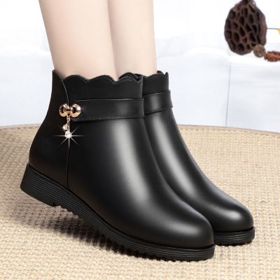 黑色大码秋冬季妈妈鞋棉鞋女中年加绒短靴中老年舒适保暖女鞋