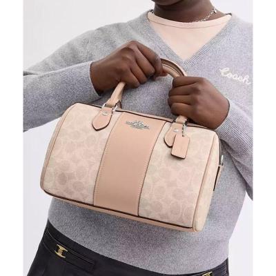 COACH女式斜挎包大容量多口袋防滑肩带可拆卸简约通勤包