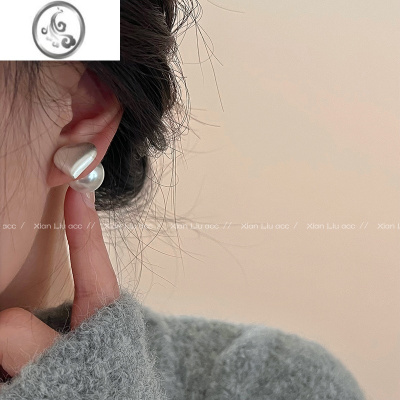 JiMi设计感珍珠爱心耳环高级感轻奢耳钉女复古心形耳饰脸大适合的耳坠