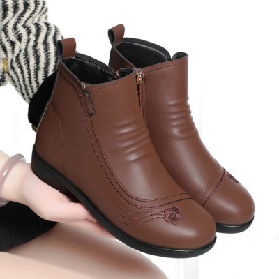 妈妈棉鞋秋冬新款加绒保暖平底低跟防滑短靴软底舒适中老年女靴子