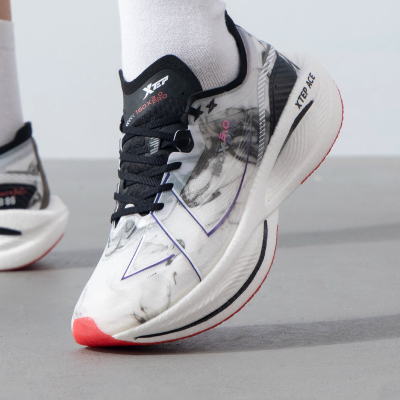 特步男鞋跑鞋新款运动鞋低帮透气缓震健身训练跑步鞋978119110115 ZP