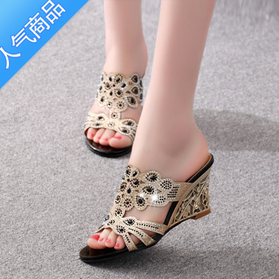 SUNTEK2019春夏新款水钻凉拖鞋坡跟女性感镂空高跟镶钻凉鞋罗马水晶女鞋