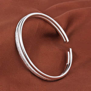 个性时尚银手镯女纯银9999实心光沙开口简约年轻款送女友足银镯子送女朋友老婆情人节七夕生日礼物 均色