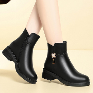 女短靴加绒妈妈鞋冬季加厚低跟软皮棉靴防滑坡跟厚底女靴雪地靴女