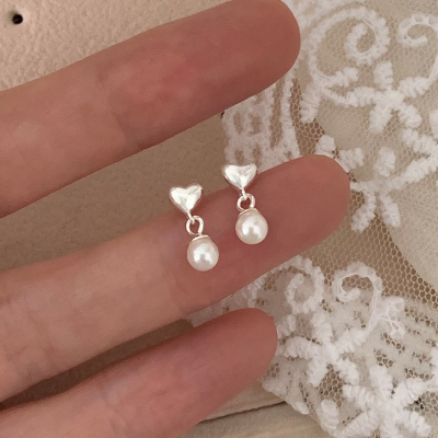 S925纯银爱心亮光珍珠耳钉女温柔甜美感耳环学生耳饰网红送女朋友老婆情人节七夕生日礼物