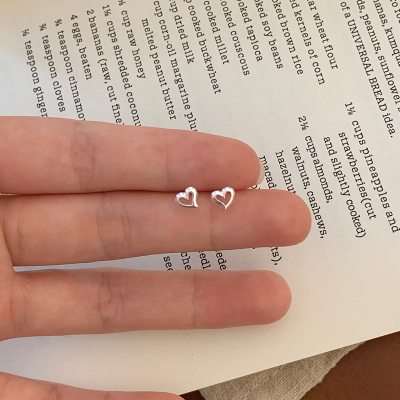 s925纯银镂空爱心耳钉女经典时尚甜美精致闺蜜日常轻奢耳饰送女朋友老婆情人节七夕生日礼物