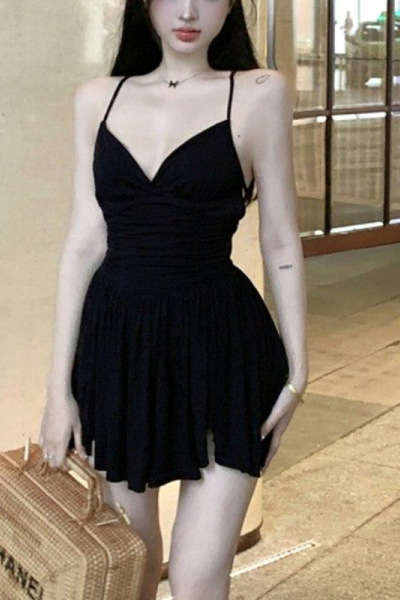 纯欲风甜辣妹性感露背v领挂脖吊带连衣裙女装赫本风小黑裙子