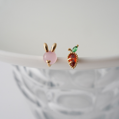 韩国进口耳钉小兔子萝卜精致镶钻耳骨钉耳蜗耳门钉单只送女朋友老婆情人节七夕生日礼物