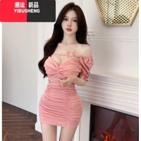 YIBUSHENG2024季新款洋气时尚修身显瘦低胸一字领露肩性感褶皱包臀连衣裙