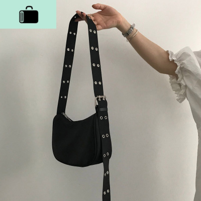 夏季韩版2020新款ins暗黑设计感双排扣斜跨包百搭腋下包单肩包女NEW LAKE 黑色女士单肩包