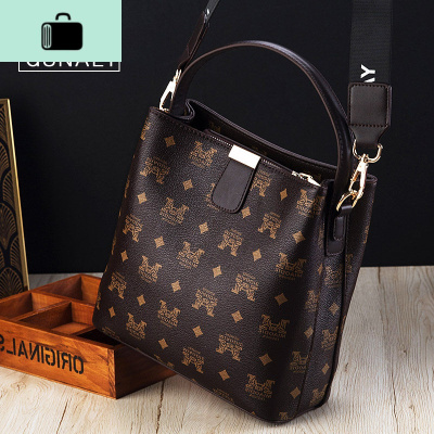 水桶包女斜挎包2019新款潮单肩大容量大包包妈妈女包时尚女士2020NEW LAKE M棕