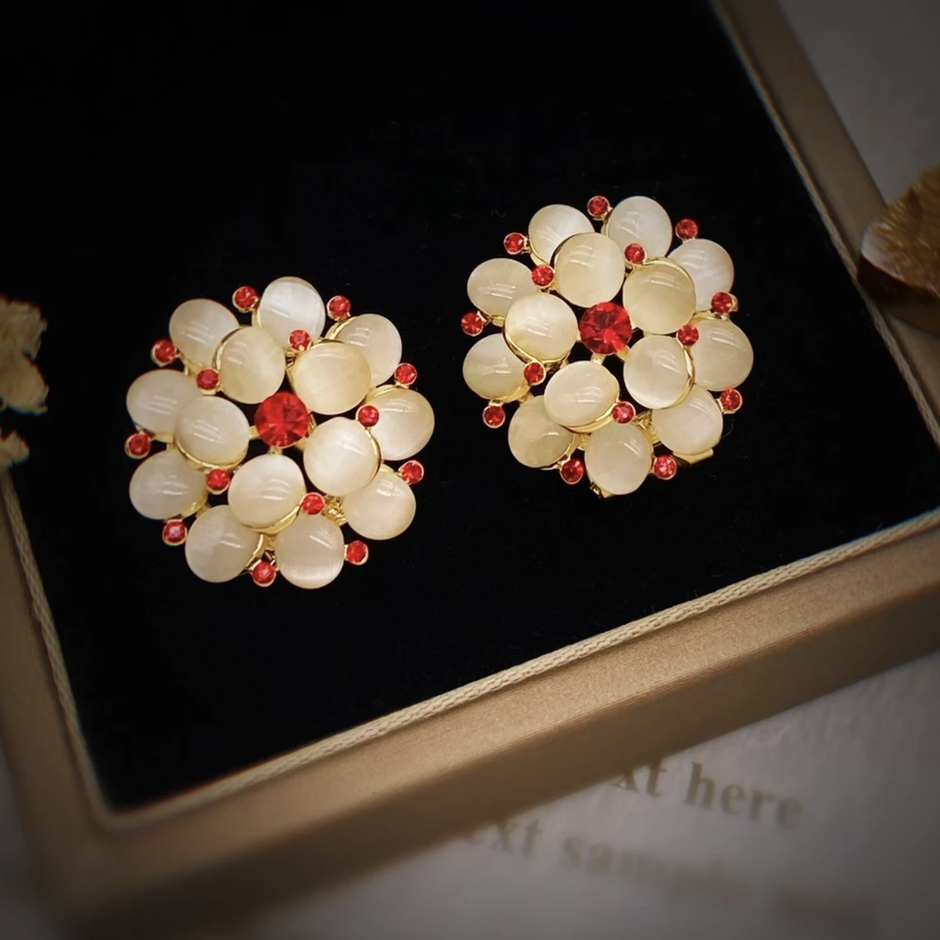 超闪猫眼石红色花球耳环小众网红百搭锆石耳钉气质显脸瘦新年耳饰送女朋友老婆情人节七夕生日礼物