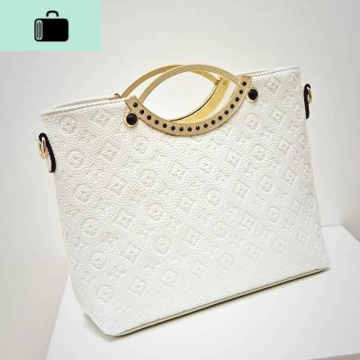 超火包包女包2020休闲新款手提大包压花斜挎包女士时尚百搭单肩包NEW LAKE女士单肩包