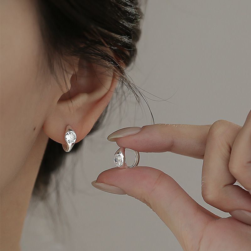 s925银针一颗钻耳扣女极简优雅气质耳圈耳环简约个性轻奢百搭耳饰送女朋友老婆情人节七夕生日礼物