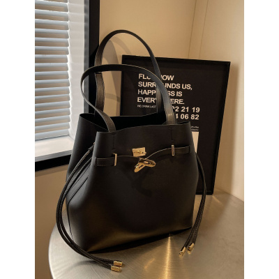 水桶包包新款简约纯色手提包百搭束口单肩包大容量通勤腋下包