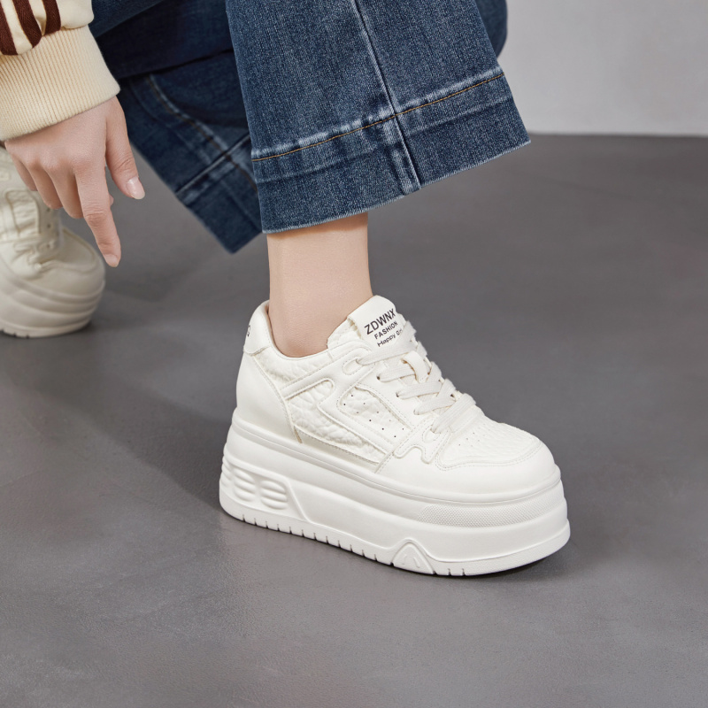 真皮厚底内增高小白鞋女2026新款春季白色运动鞋休闲学生平底板鞋