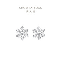 周大福晶莹雪花 白金PT950铂金耳钉 PT159511生日礼物