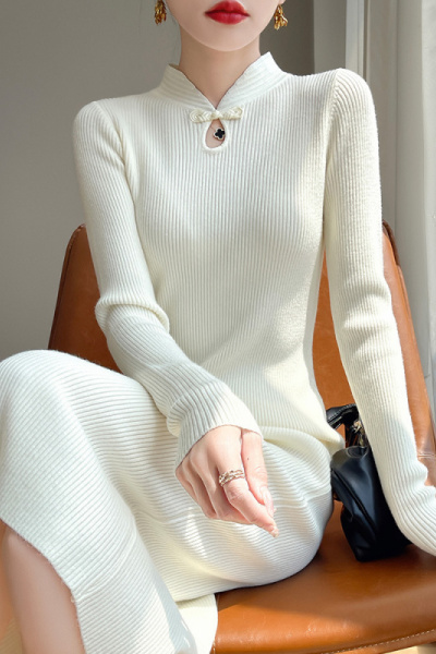 新中式连衣裙女新款秋冬毛衣裙气质国风旗袍领长款打底包臀长裙