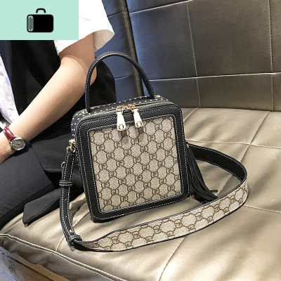 上新小包包女包新款2020潮百搭斜挎ins超火铆钉包流苏单肩小方包NEW LAKE 黑色(新品)女斜挎包