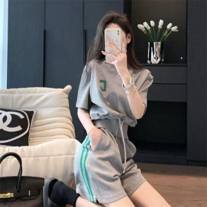 可盐可甜套装女夏季新款时尚宽松洋气拼色减龄短袖运动短裤两件套
