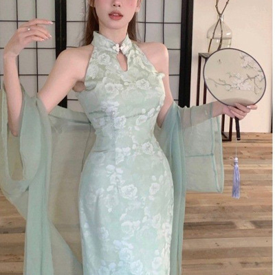 新中式国风清冷感绿色改良旗袍性感夏季新款女装挂脖连衣裙女