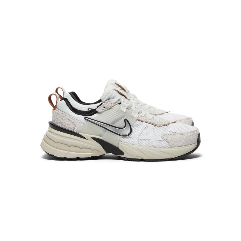 耐克(NIKE)女士透气舒适跑鞋休闲运动板鞋网布拼接透气质感潮