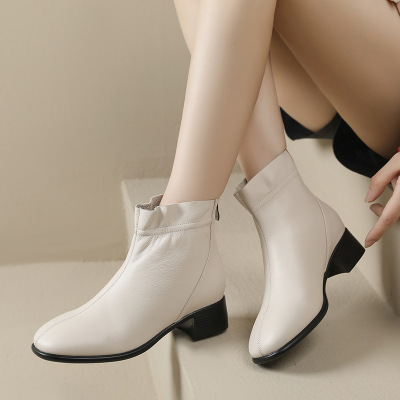 年新款真皮小短靴女透气春秋裸靴低跟秋冬加绒平底妈妈马丁靴