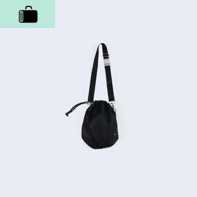 JUMP NEXT 韩国自制 小众男女街头个性简约休闲单肩斜跨包ins男女NEW LAKE 黑色男士单肩包