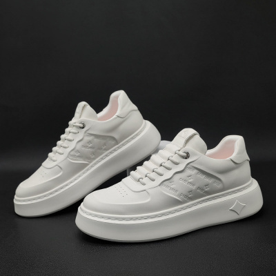 男鞋小白鞋男高端板鞋男款潮鞋欧洲站百搭男生鞋子真皮轻奢增高鞋