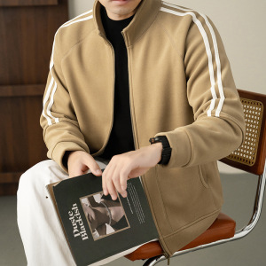 时尚运动青年男士外套秋冬新款拉卡绒加厚保暖立领拉链夹克男