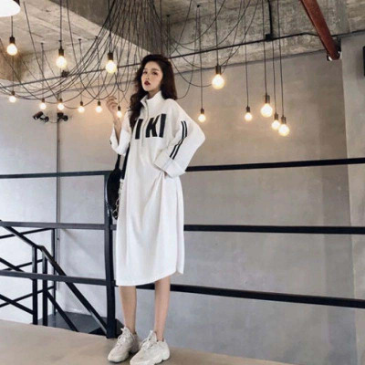 语娄240大码女装秋冬季长袖300斤胖mm连衣裙宽松学生过膝长款卫衣裙潮2021大码女装