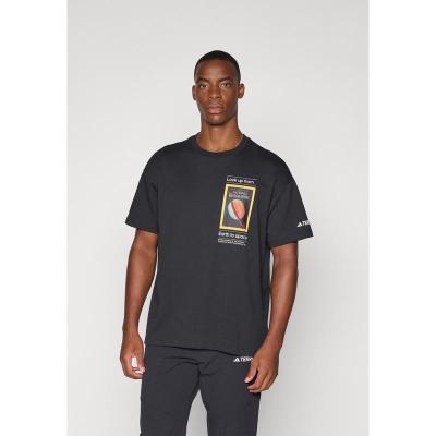 Adidas男士运动T恤透气舒适图案设计健身休闲短袖衫