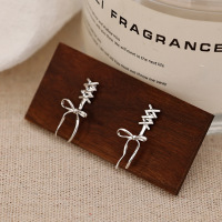 s925纯银系带蝴蝶结耳钉女新款2024耳环轻奢高级气质ins耳饰送女朋友老婆情人节七夕生日礼物