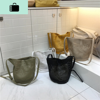 小脏柜 2020夏季缕空篮子水桶包时尚洋气简约个性斜挎包单肩女包NEW LAKE女斜挎包