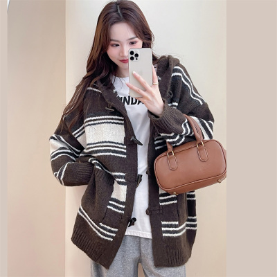 [清仓1折价72.9元,不叠加优惠券]唐狮慵懒风条纹连帽开衫女毛衣新款早秋日系棕色针织衫外套qd