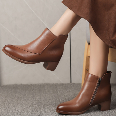 真皮圆头粗跟马丁靴秋冬新款中跟百搭复古加绒棉侧拉链单靴女