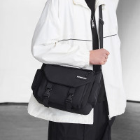 VICTORIATOURIST斜挎包男士单肩包潮流胸包休闲邮差包V5066