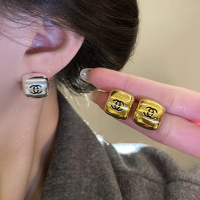 金色字母几何女轻奢高级感耳饰2025年新款小众设计独特耳环送女朋友老婆情人节七夕生日礼物