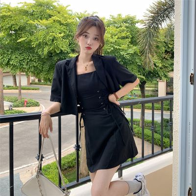 佐丹曼2021夏季新款盐系炸街穿搭设计感修身吊带裙小西装两件套女学生