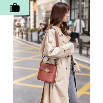 网红包包新款2020百搭手提包夏季单肩斜挎包大容量夏天水桶潮女包NEW LAKE女斜挎包