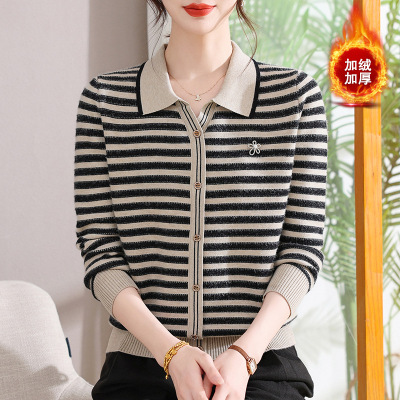 条纹妈妈装加绒保暖针织衫女冬装中老年人毛线上衣小翻领套头