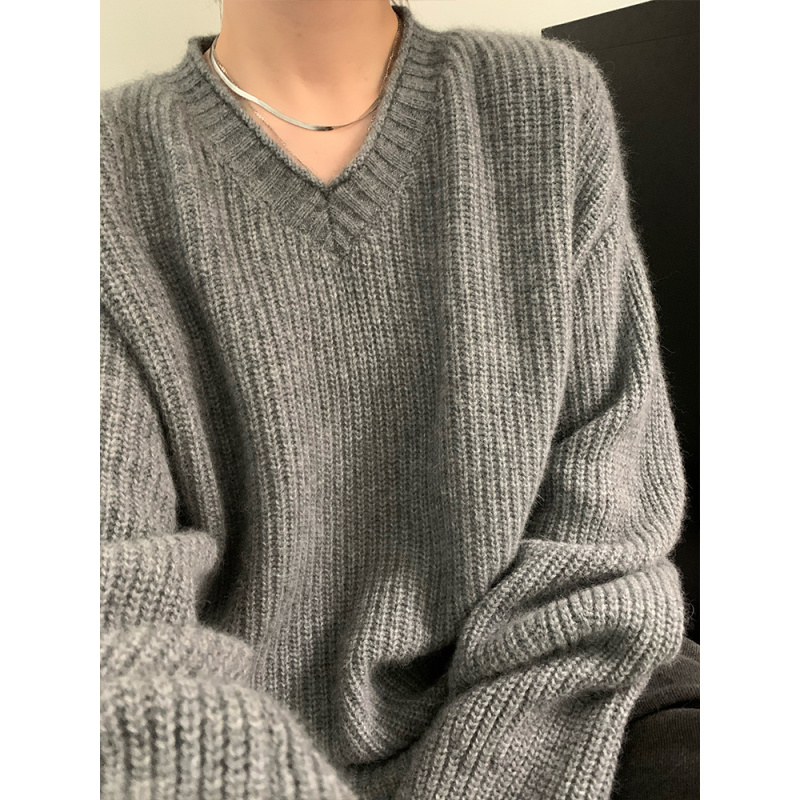 小单定制浣熊绒毛衣女V领套头羊毛针织衫秋冬新款慵懒风软糯上衣