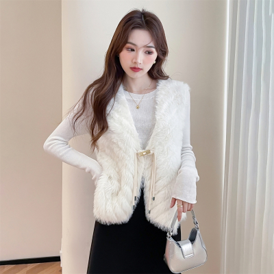 [清仓1折价46.9元,不叠加优惠券]唐狮名媛风毛绒绒奶fufu开衫马甲女新款早秋叠穿奶白毛衣qd