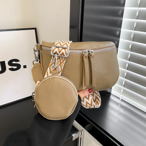 真皮女包头层牛皮斜挎包年新款韩版百搭时尚软皮马鞍包女小包