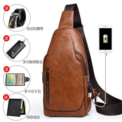 真皮质感男士胸包新款休闲挎包大容量多功能皮包潮流男包胸前背包