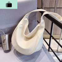 上新小包包2020流行新款潮时尚网红百搭女士大容量单肩斜挎饺子包NEW LAKE女斜挎包