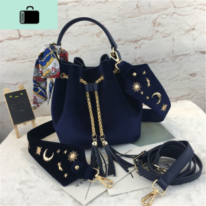 丝绒水桶包女斜挎包2020新款小众星空宽肩带包包手提单肩流苏女包NEW LAKE