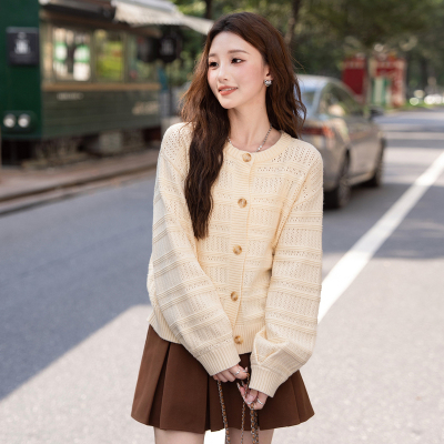 [3件8.5折118.9元,叠加优惠券]唐狮新款初秋慵懒风圆领毛衣女净色镂空设计感针织开衫外套