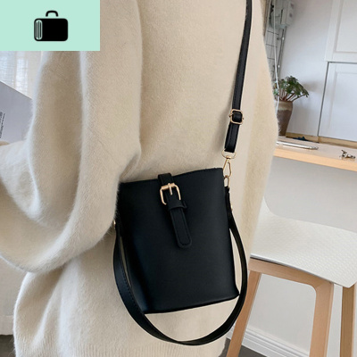 大容量包包女包新款2020夏韩版百搭洋气单肩斜挎包时尚简约水桶包NEW LAKE女士单肩包